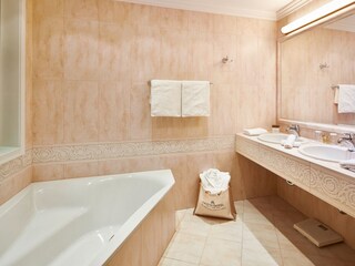 Deluxe Doppelzimmer mit Sauna 02