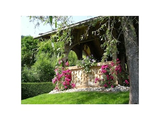 Die Bergresidenz Pavillon im Garten in Zell am See