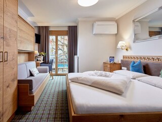 komfortzimmer_mit_balkon_und_klimaanlage (1)