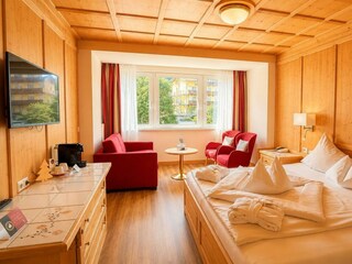 Doppelzimmer Superior Enzian Holzboden quer 4