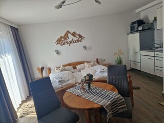 Schwalbenwand Wohn-Schlafraum