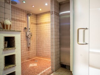 Duschgrotte Wellnessbereich