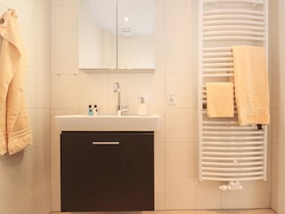 Badezimmer mit Handtuchtrockner