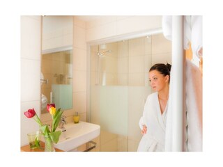 Doppelzimmer Enzian - modernes Bad