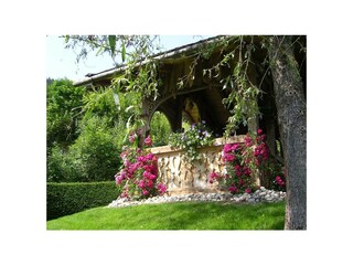 Die Bergresidenz Pavillon im Garten in Zell am See