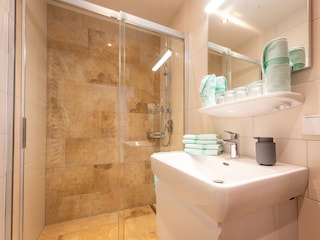 Blumenwiese 1_Badezimmer 2