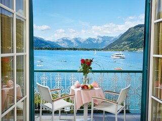 Superior Doppelzimmer mit Seeblick und Balkon 02