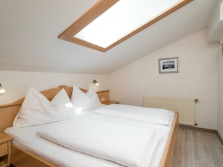 Schlafzimmer Bild 2