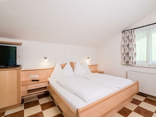 Schlafzimmer Bild 4