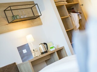 Tisch mit Teestation