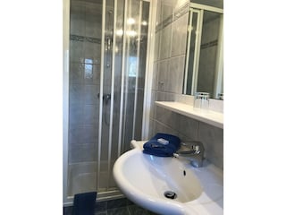 Einbettzimmer Dusche & WC