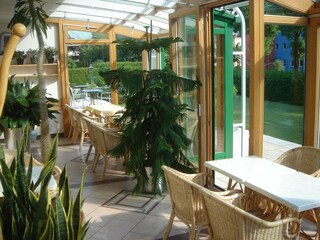 Wintergarten am Abend