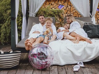 Familienzeit_Sportresort_Alpenblick_ZellamSee_Pool