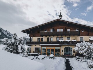 PensionStGeorg-Winteraufnahme-0005