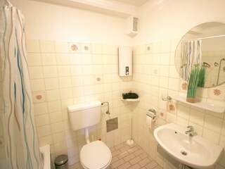 Apartment Zachary Bathroom