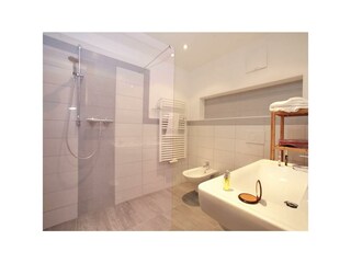 Alm 2 bathroom with dusche