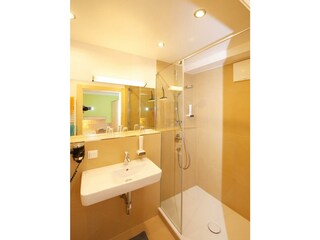 Dreibettzimmer3 Badezimmer