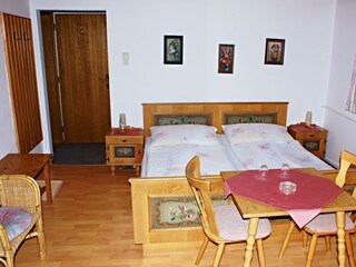 Doppelzimmer mit Balkon Nummer 2 (2)