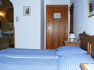 Doppelzimmer mit Balkon Nummer 6 (2)
