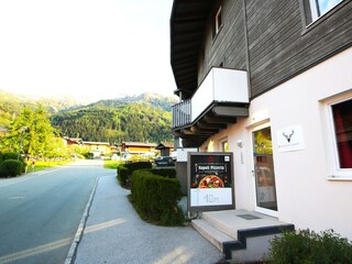 Apt Peter on-site Restaurant 8459