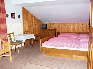 Dreibettzimmer mit Balkon (2)