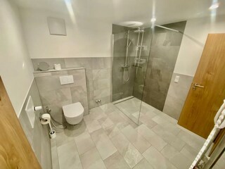 Großzügiges Badezimmer