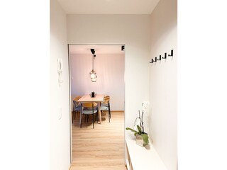 SAM-Eingang-Esszimmer-01