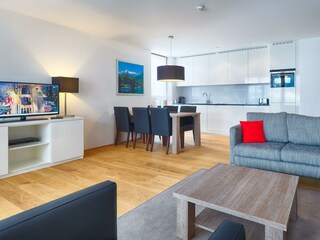 1.2 Wohnzimmer Bellevue 5.1