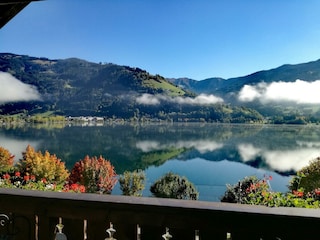Ausblick vom Balkon im Herbst