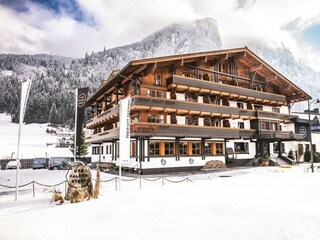 hotel-kaprun-dasfalkenstein-winter.kitzsteinh