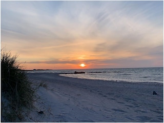 Sonnenuntergang direkt am Strand genießen...