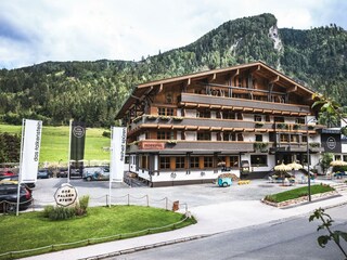 hotel-kaprun-dasfalkenstein-sommer.kitzsteinh