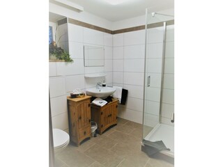 Ferienwohnung Terrasse - Badezimmer