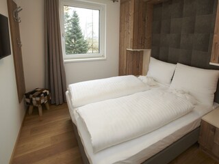 2.1 Schlafzimmer Top 6b