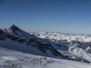 gipfelpanorama-kitzsteinhorn-gletscher-liftanlagen