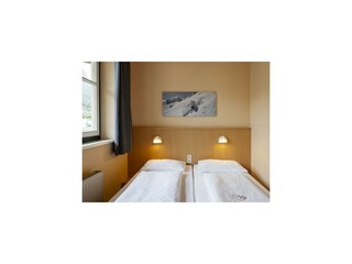 doppelzimmer-doppelbett-dz-jufa-hotel-kaprun-720x4