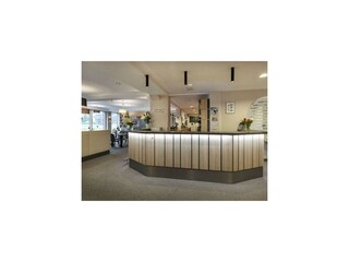 rezeption-von-vorne-jufa-hotel-kaprun-720x480