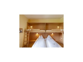 ff5-family-and-friends5-stockbett-dz-jufa-hotel-ka