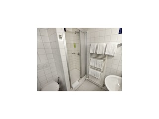 ff5-badezimmer-family-and-friends5-jufa-hotel-kapr