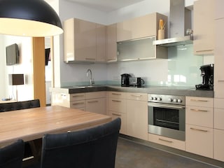 1.4 Wohnzimmer_kuche C16