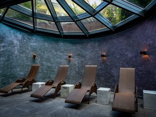 Latini_Entspannen_am_Pool_3