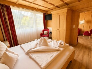 Junior Suite Edelweiß SZ holzboden quer