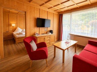 Junior Suite Edelweiß WZ holzboden quer