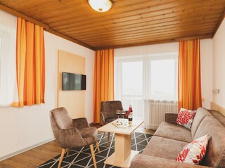 Wohnzimmer mit Schlafcouch App. 16