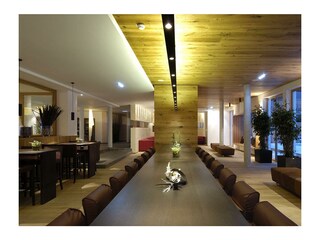 Lounge, Lobby