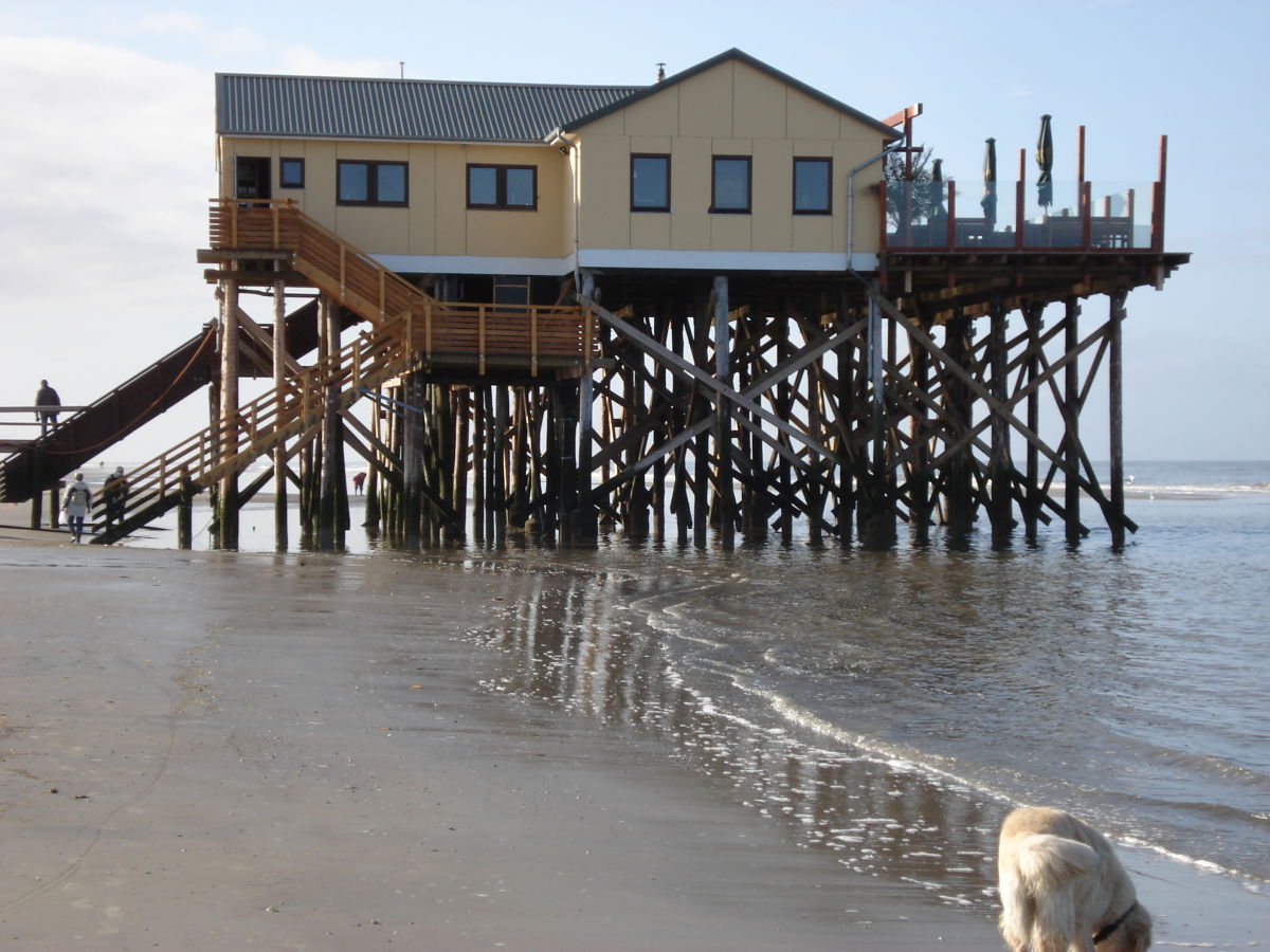 St. Peter-Ording mit seinen berühmten Pfahlbauten