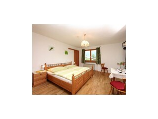 Doppelzimmer mit Doppelbett