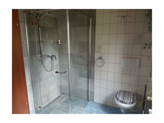 Dusche und WC