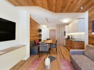 Room Pictures_Room_AppL_16