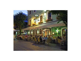 Schattiger Gastgarten